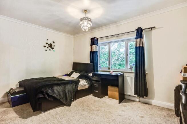 6 bed Semi-Detached for sale Image 5