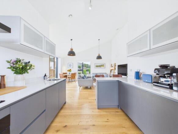 3 bed Penthouse for sale Image 6