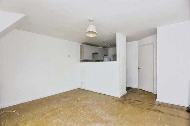 2 bed Apartment for sale Image 6