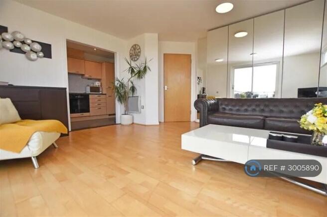 Large Spacious Living Room Full Of Natual Light
