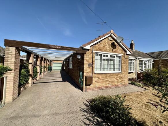 3 bed Semi-Detached Bungalow for sale Image 10