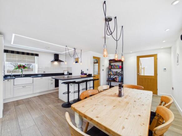 3 bed Barn Conversion for sale Image 10