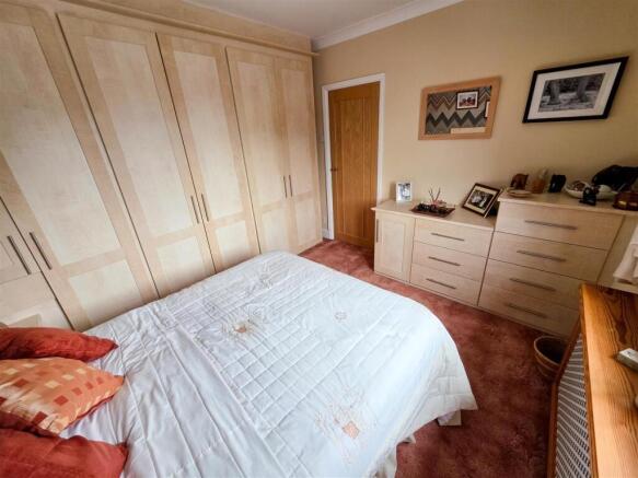 Bedroom 2b.jpg