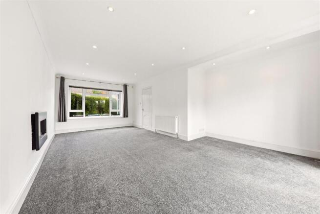 4 bed Detached for sale Image 6