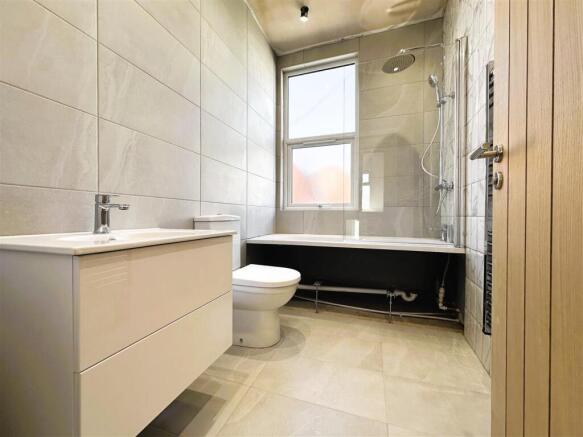 Bathroom I.jpg