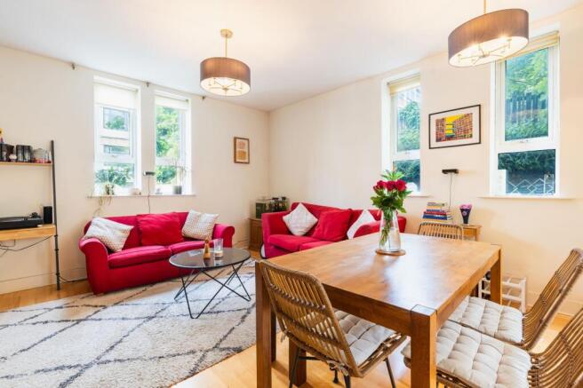 2 bed Apartment for sale Image 8