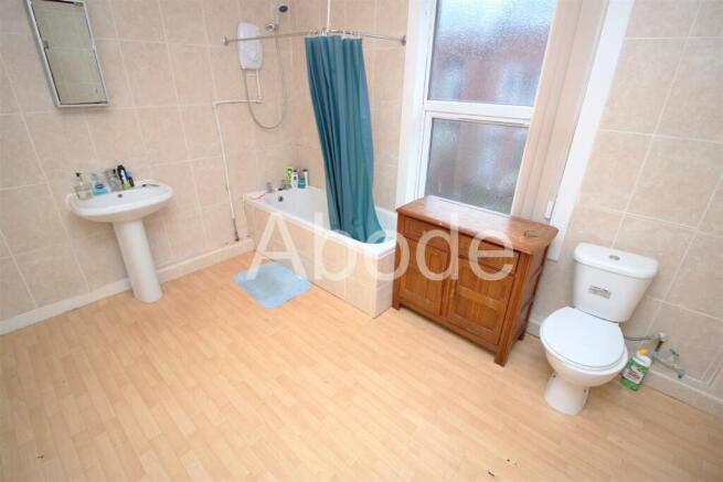 3 bed House to rent Image 11