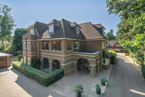 2, Oakfield House, Holmes Mead, Pyrford, Woking GU22 8DU