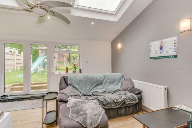 3 bed Terraced for sale Image 5