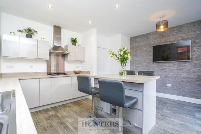 4 bed Detached for sale Image 8