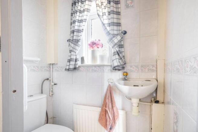 3 bed Semi-Detached for sale Image 6