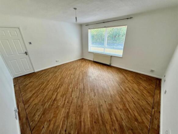 WM4 Bed2.jpg