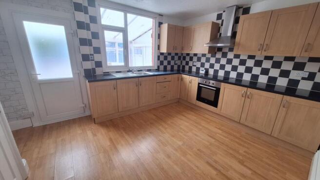 Middlecotes, Coventry, CV4 9BA photo 4