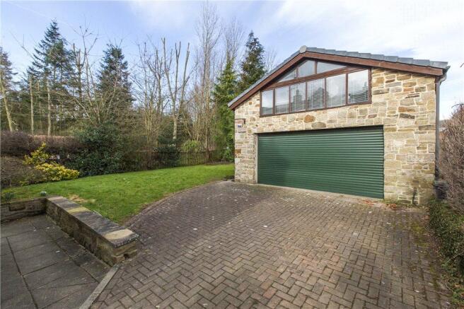 Detached Garage