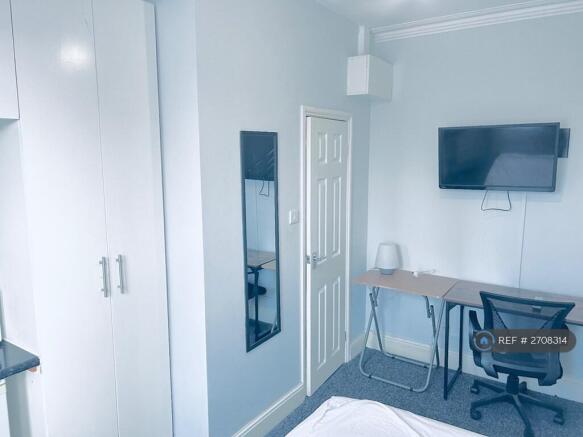 Large Double Ensuite Room