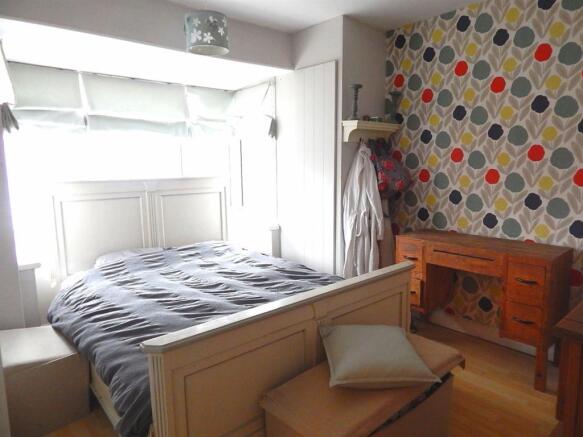 Bedroom 1.jpg