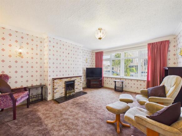 3 bed Semi-Detached Bungalow for sale Image 8