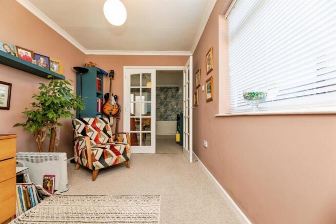 3 bed Semi-Detached for sale Image 9