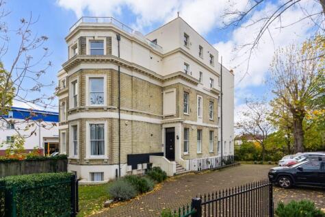 Streatham High Road, London, SW16