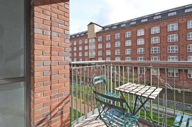 2 bed Flat to rent Image 11