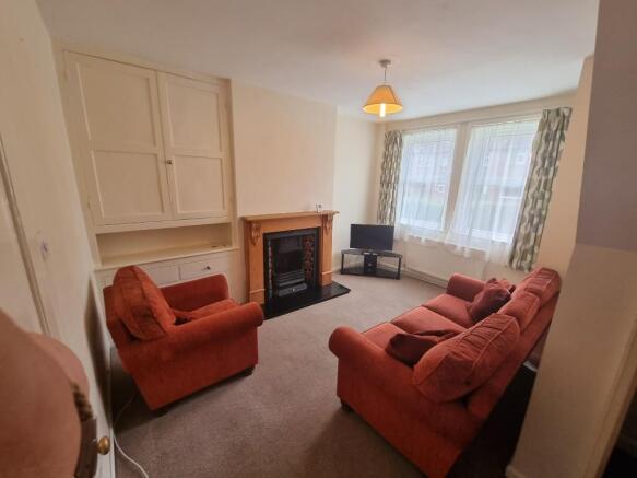 2 bed Terraced to rent Image 5