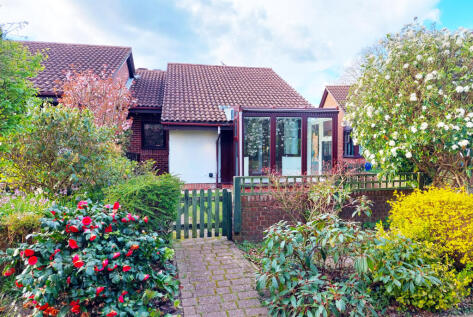 Pyrford Mews, Belmore Lane, Lymington, Hampshire, SO41