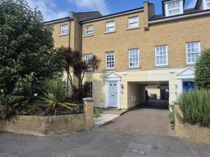 14 Ardent Avenue, Walmer, Deal, Kent CT14 7UE