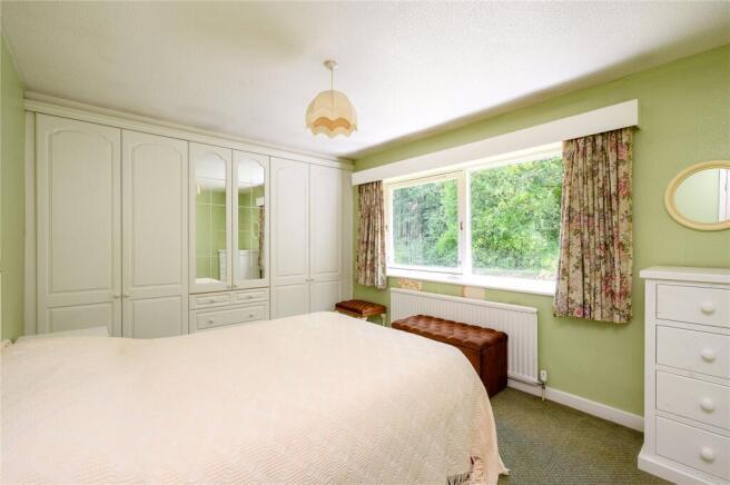 4 bed Detached for sale Image 8