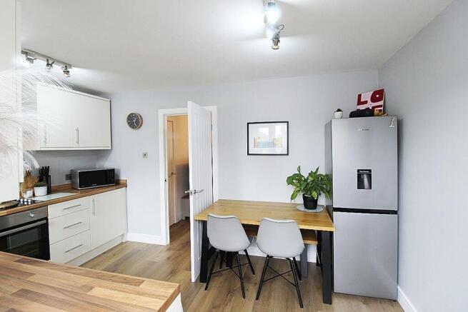 2 bed Town House for sale Image 11