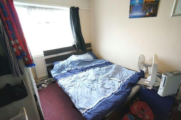 2nd Photo of Bed 2