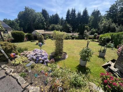 Cliffords Mesne, Newent