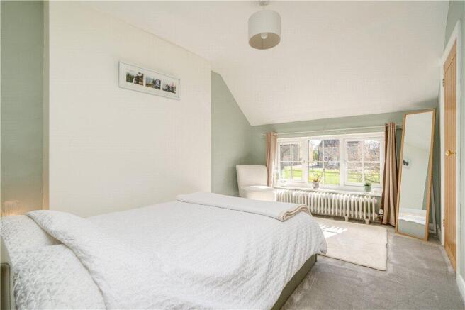 4 bed Detached for sale Image 6