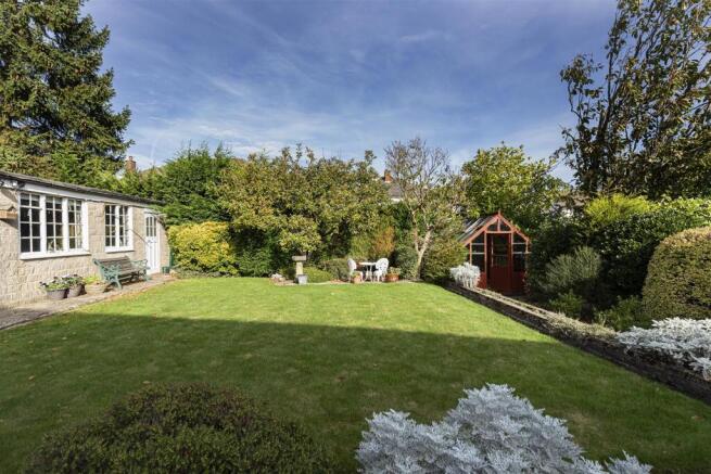 4 bed Detached Bungalow for sale Image 4