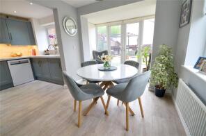33, Ashurst Way, East Grinstead RH19 3GJ