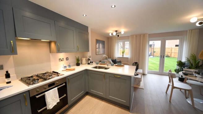 4 bed Semi-Detached for sale Image 8