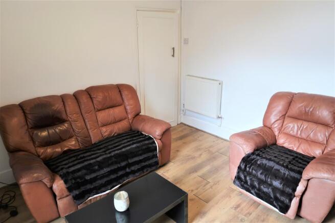 Living Room (2)