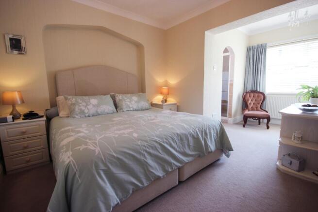 4 bed Detached for sale Image 7