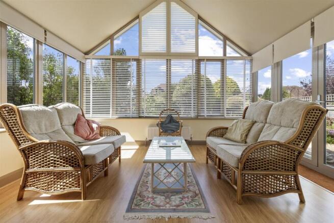 15 Foamcourt Waye_020.JPG