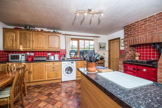Kitchen / Dining Roo