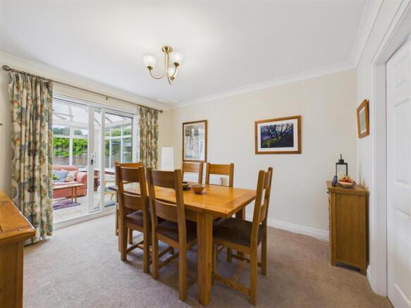 3 bed Detached Bungalow for sale Image 4