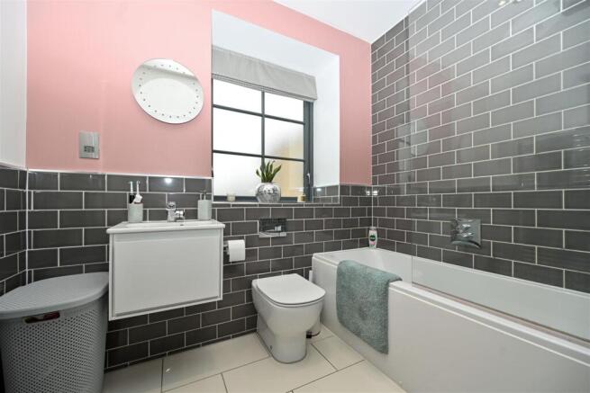 1 bed Apartment to rent Image 8