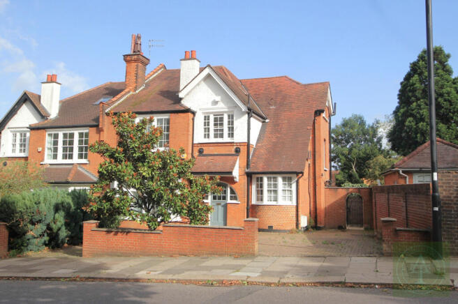 5 bedroom Semi Detached for rent