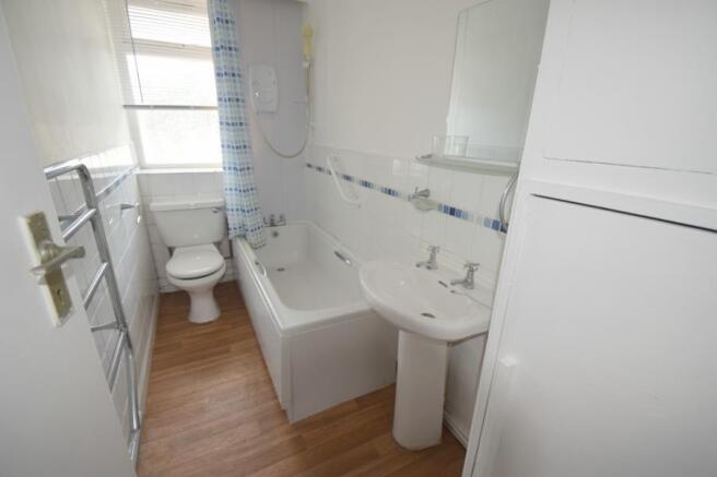 2 bed Flat to rent Image 4