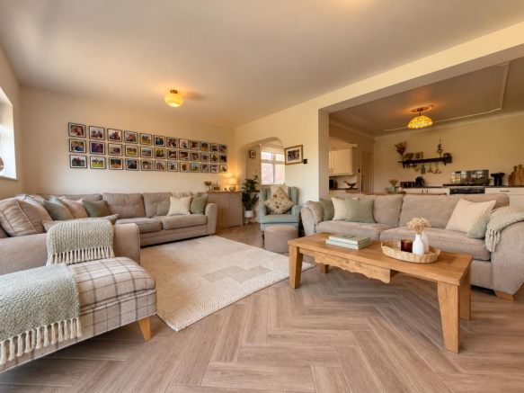OPEN-PLAN KITCHEN/ DINING LIVING AREA