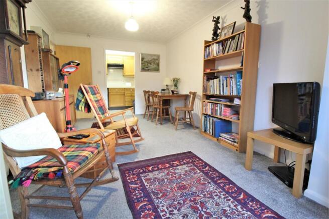 Living room 3.jpg
