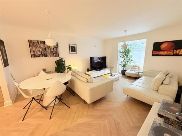 Open Plan Living/Kitchen