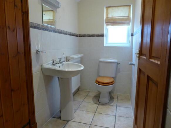 EN SUITE SHOWER ROOM