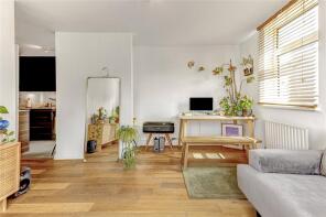 138, Ashley Crescent, London SW11 5QZ