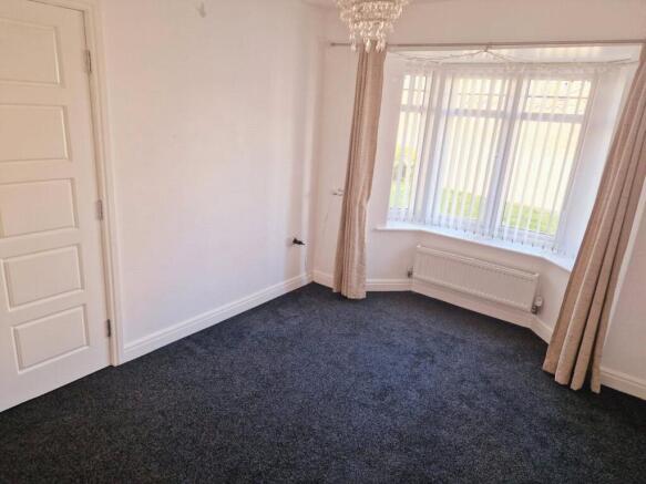 5 bed Detached to rent Image 5