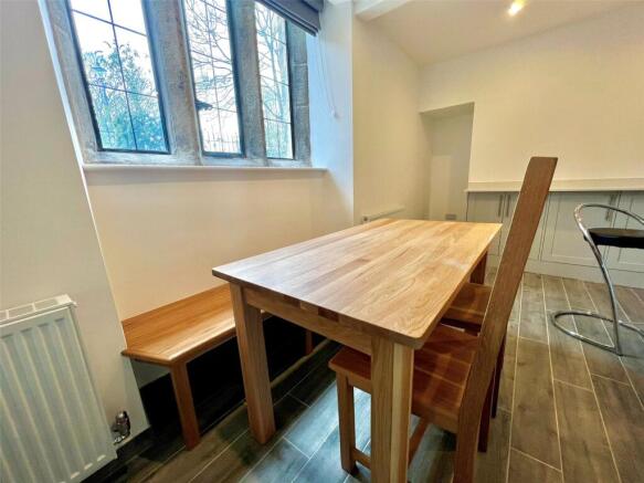 2 bed Flat to rent Image 12
